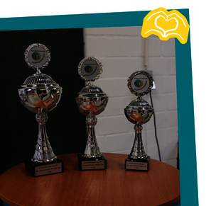 Drei Pokale, je einer für den 1.-3. Platz 