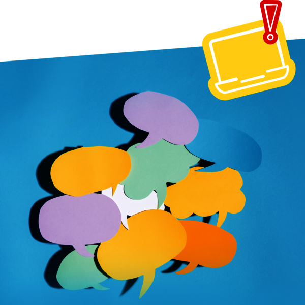 Bunte Papier-Sprechblasen liegen auf einem Haufen übereinander